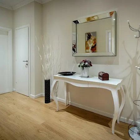 Marella Luxe At The Bacvice & Centre Apartment