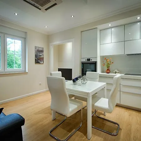 Marella Luxe At The Bacvice & Centre Apartment